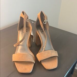 Elegant Tan worthington Block Heel Sandals